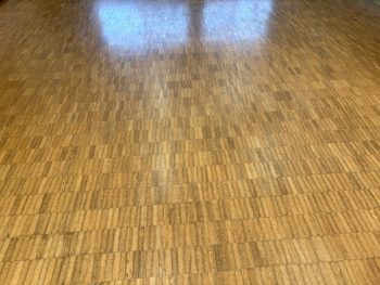 幼稚園の床洗浄・ワックス清掃を行いました